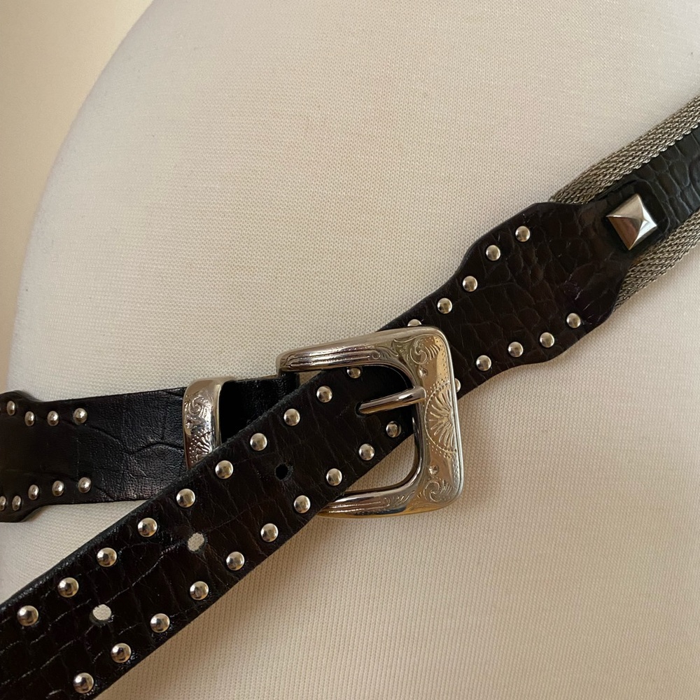 Women’s leather belt